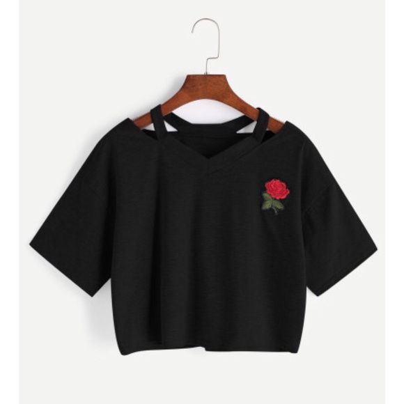 Tops - 🌹FINAL PRICE! Cut Out V Neck Rose Cropped Tee